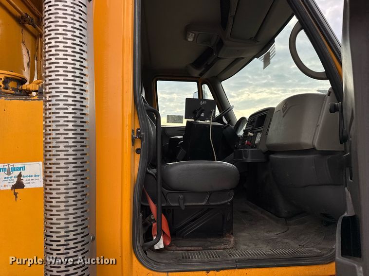 image for item DU3485 2010 International WorkStar 7500 dump truck