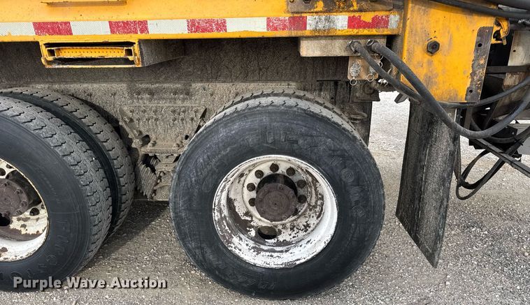 image for item DU3485 2010 International WorkStar 7500 dump truck