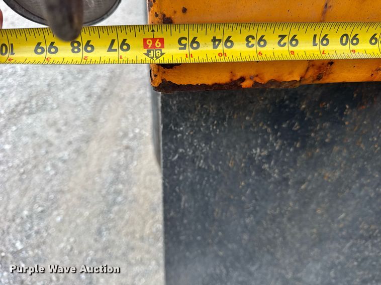 image for item DU3486 2005 International 7400 crew cab dump truck