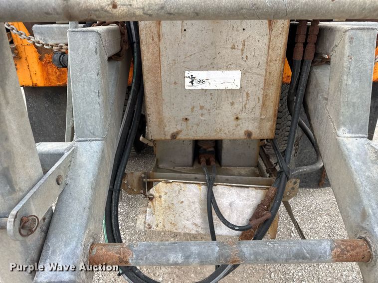 image for item DU3486 2005 International 7400 crew cab dump truck