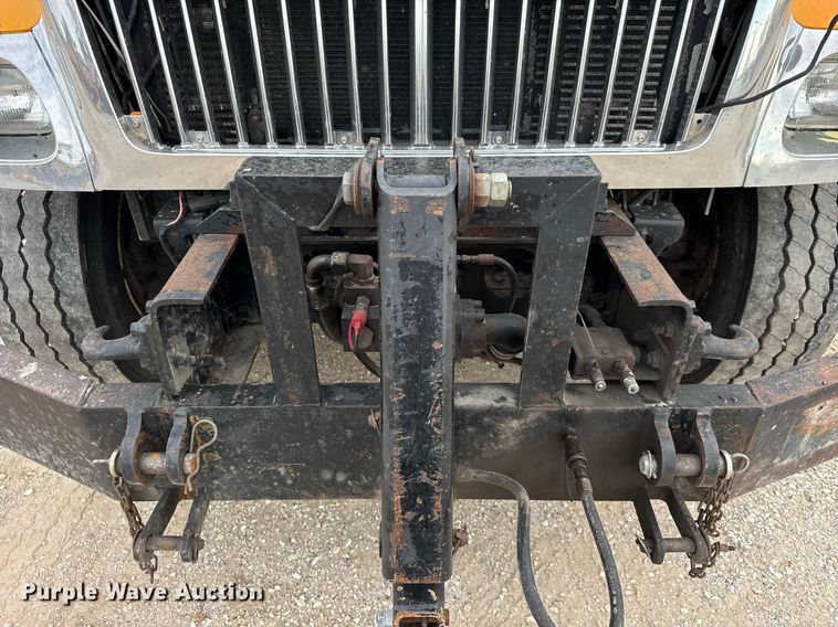 image for item DU3486 2005 International 7400 crew cab dump truck