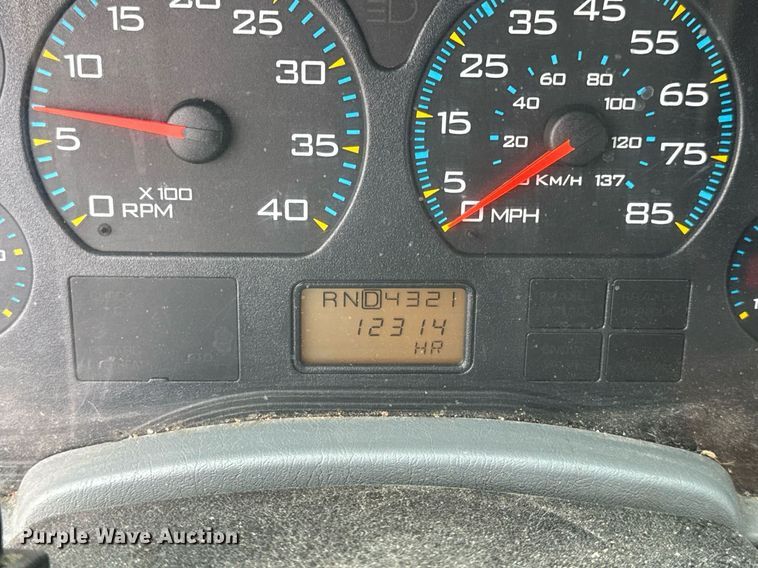 image for item DU3486 2005 International 7400 crew cab dump truck