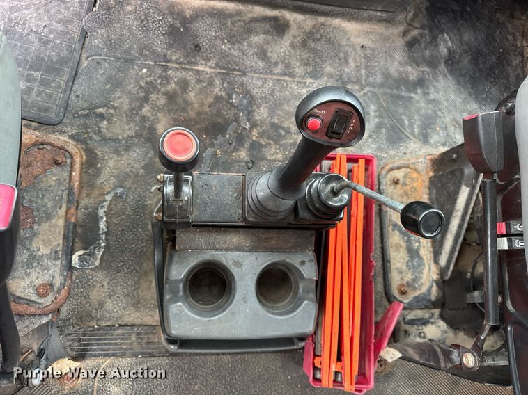 image for item DU3486 2005 International 7400 crew cab dump truck