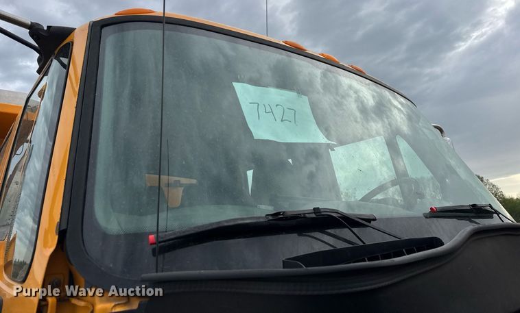 image for item DU3486 2005 International 7400 crew cab dump truck