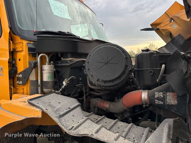 image for item DU3486 2005 International 7400 crew cab dump truck