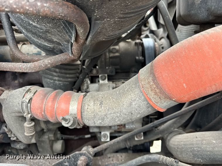 image for item DU3486 2005 International 7400 crew cab dump truck