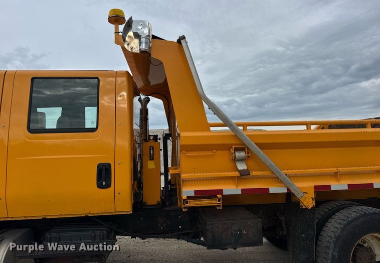 image for item DU3487 2006 International 7400 dump truck
