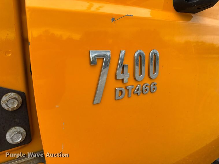 image for item DU3487 2006 International 7400 dump truck