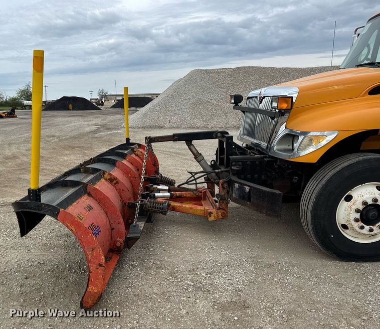 image for item DU3487 2006 International 7400 dump truck