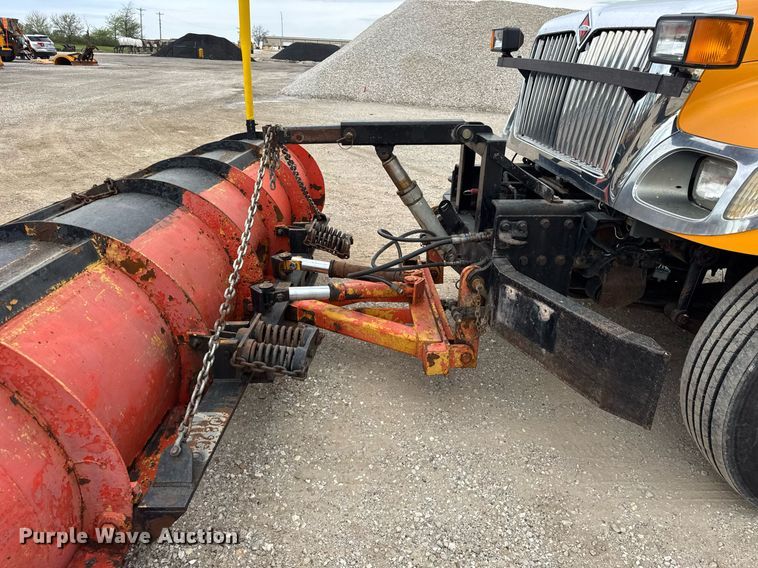 image for item DU3487 2006 International 7400 dump truck