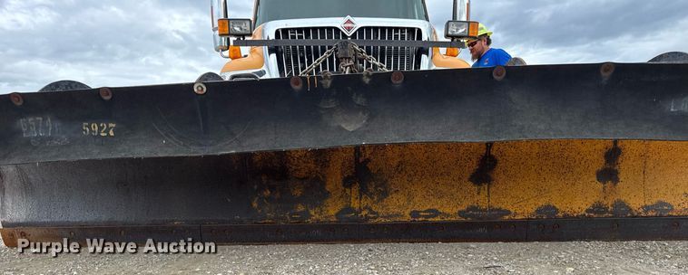 image for item DU3487 2006 International 7400 dump truck