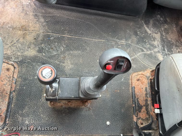 image for item DU3487 2006 International 7400 dump truck