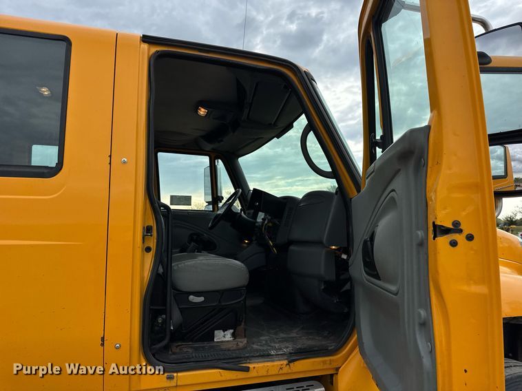 image for item DU3487 2006 International 7400 dump truck