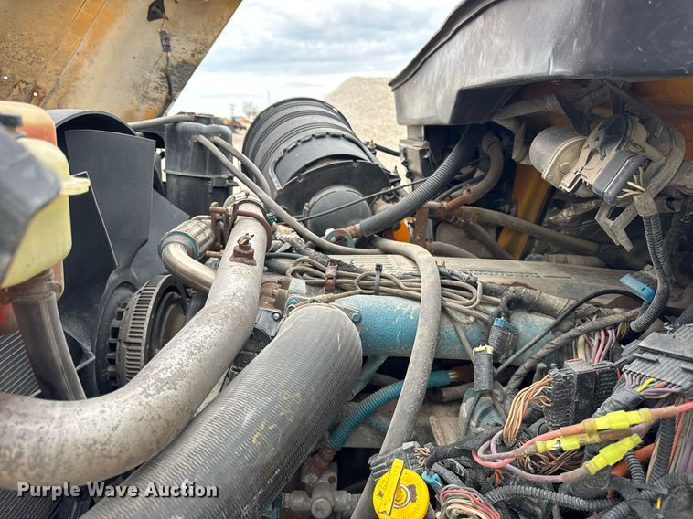 image for item DU3487 2006 International 7400 dump truck