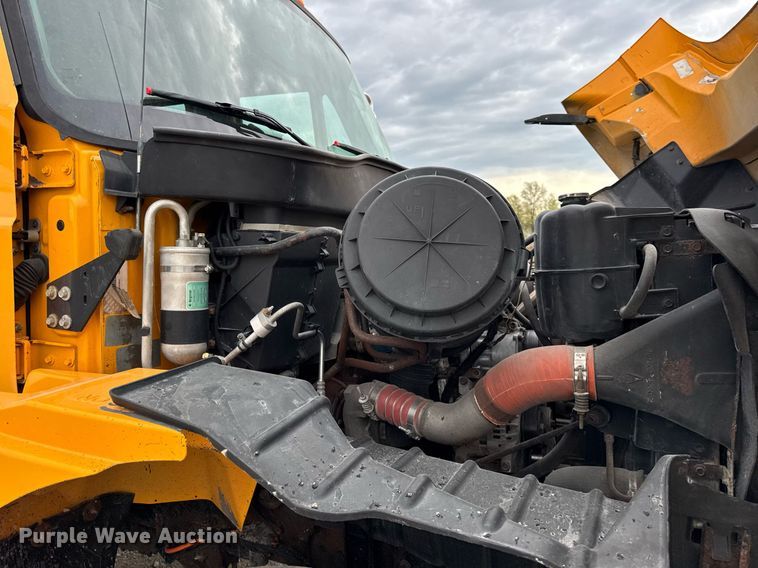 image for item DU3487 2006 International 7400 dump truck