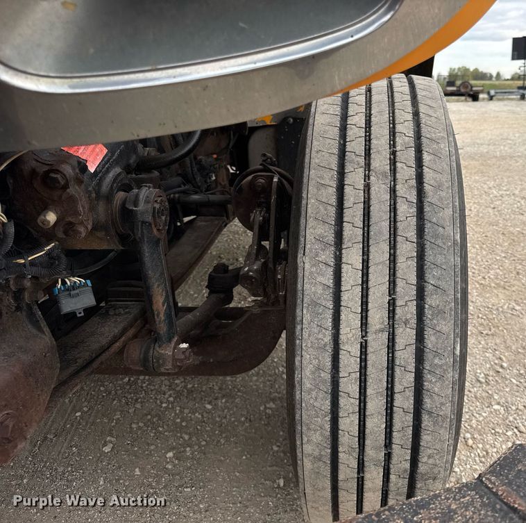 image for item DU3487 2006 International 7400 dump truck