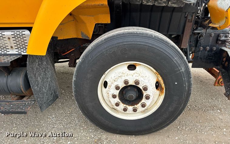 image for item DU3487 2006 International 7400 dump truck