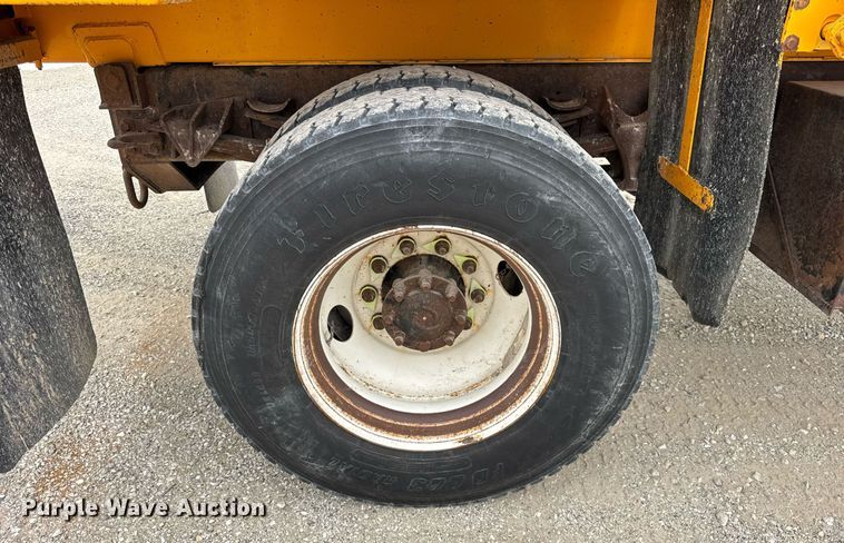 image for item DU3487 2006 International 7400 dump truck