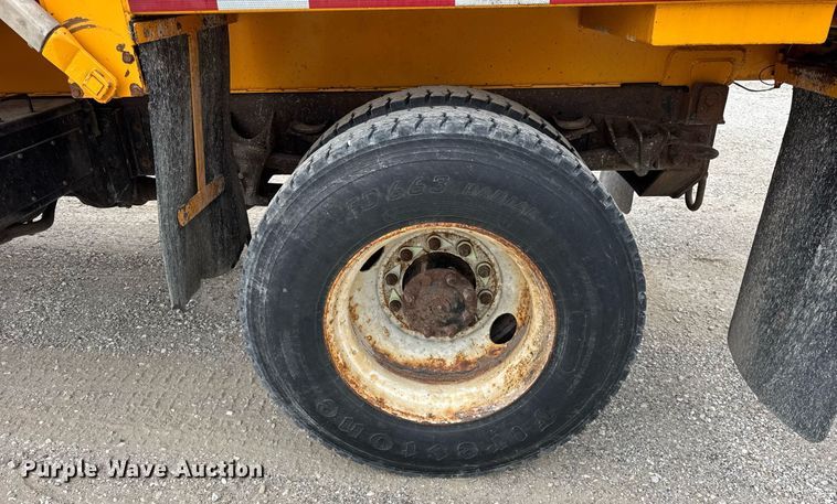 image for item DU3487 2006 International 7400 dump truck