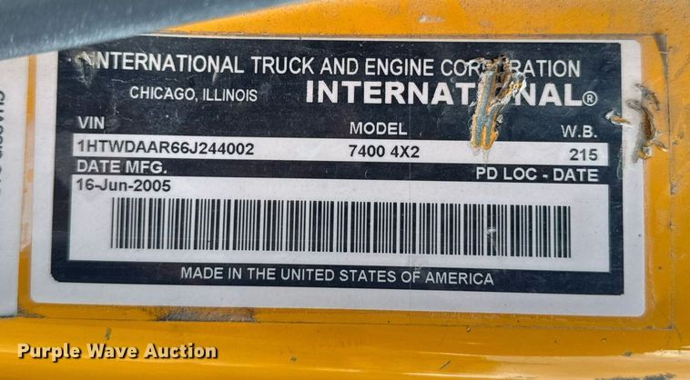 image for item DU3487 2006 International 7400 dump truck