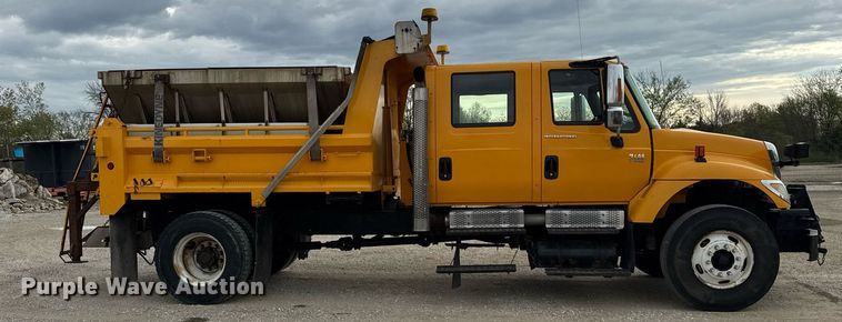 image for item DU3488 2006 International 7400 Crew Cab dump truck