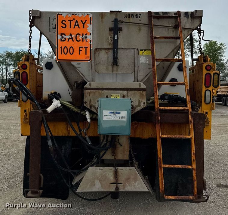 image for item DU3488 2006 International 7400 Crew Cab dump truck