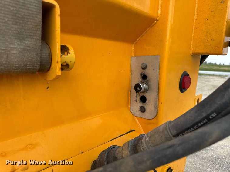 image for item DU3488 2006 International 7400 Crew Cab dump truck