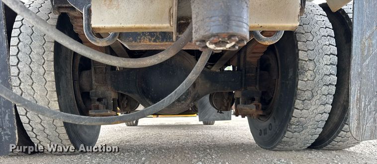 image for item DU3488 2006 International 7400 Crew Cab dump truck