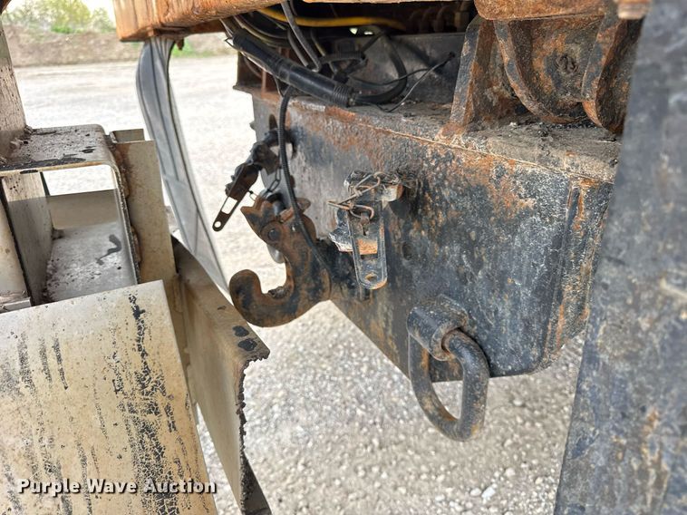 image for item DU3488 2006 International 7400 Crew Cab dump truck