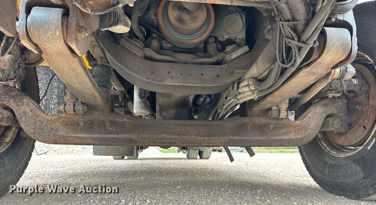 image for item DU3488 2006 International 7400 Crew Cab dump truck