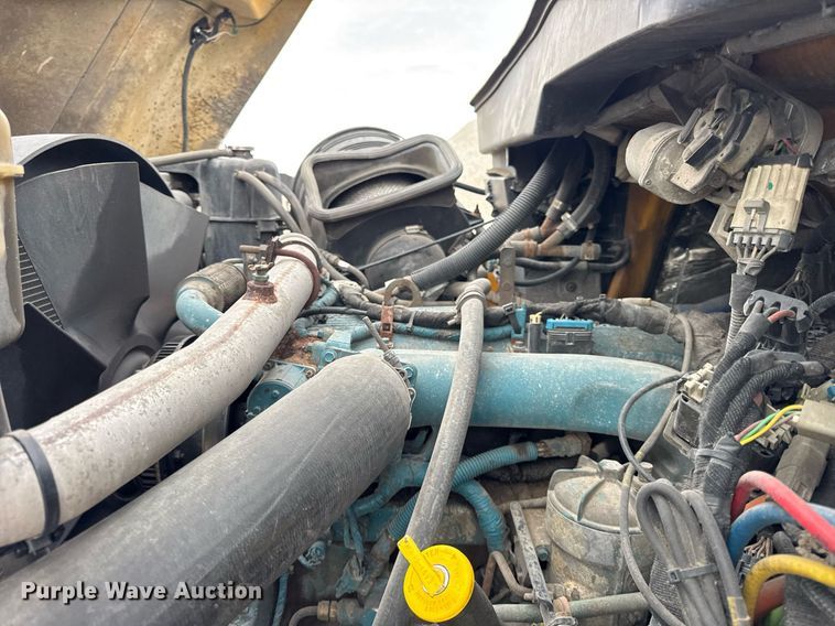 image for item DU3488 2006 International 7400 Crew Cab dump truck