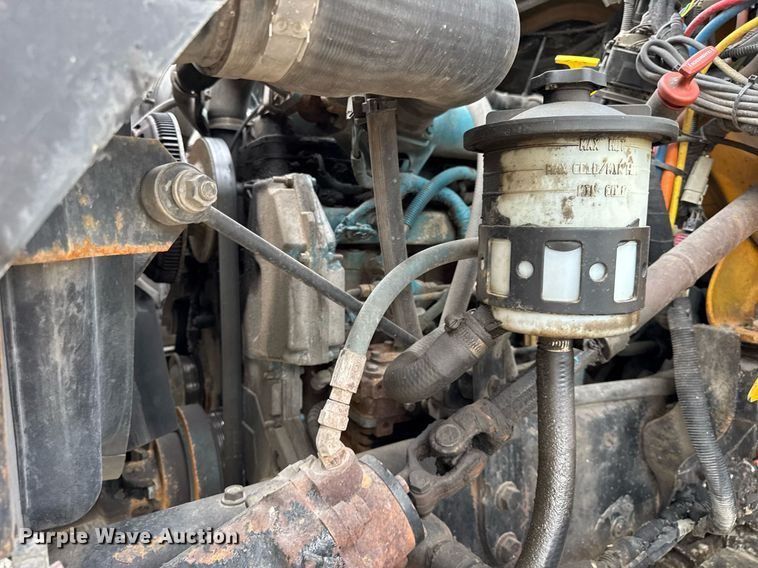 image for item DU3488 2006 International 7400 Crew Cab dump truck