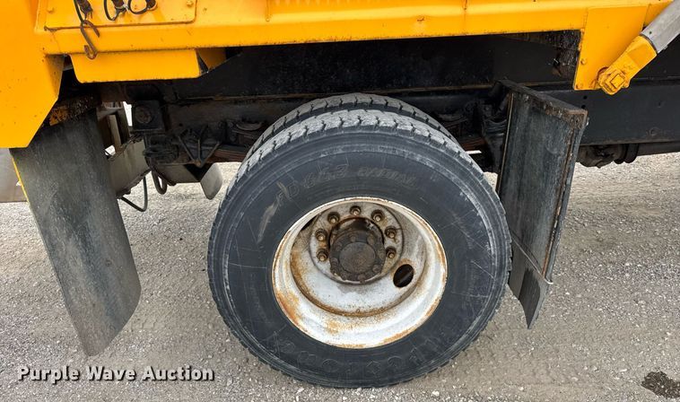 image for item DU3488 2006 International 7400 Crew Cab dump truck