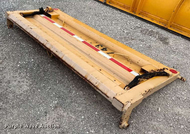 image for item DU3488 2006 International 7400 Crew Cab dump truck