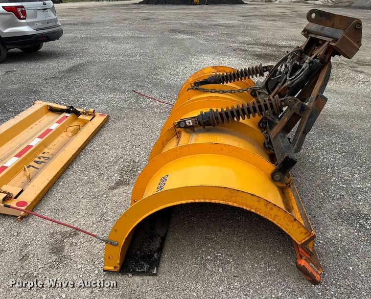 image for item DU3488 2006 International 7400 Crew Cab dump truck