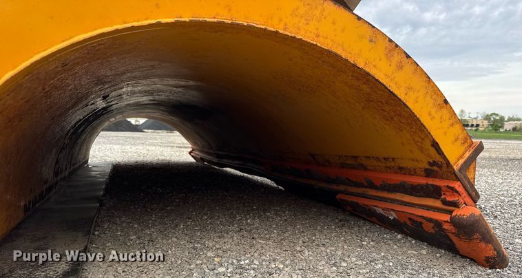 image for item DU3488 2006 International 7400 Crew Cab dump truck