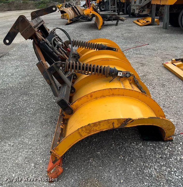 image for item DU3488 2006 International 7400 Crew Cab dump truck