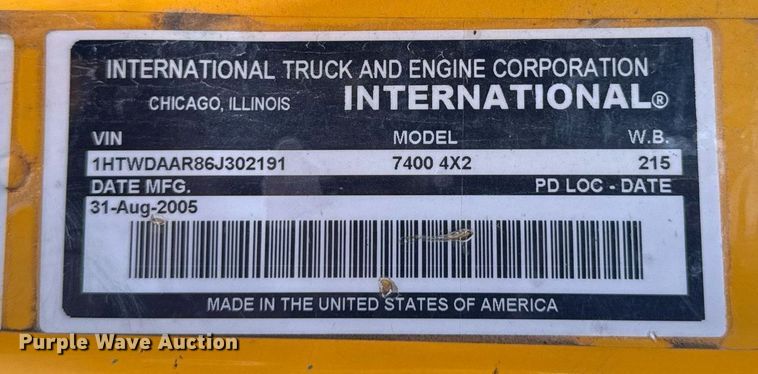 image for item DU3488 2006 International 7400 Crew Cab dump truck