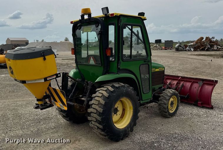 image for item DU3490 2000 John Deere 4300 MFWD tractor
