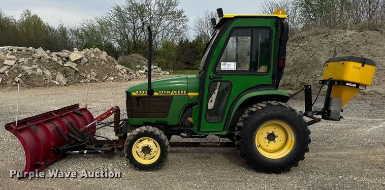 image for item DU3490 2000 John Deere 4300 MFWD tractor