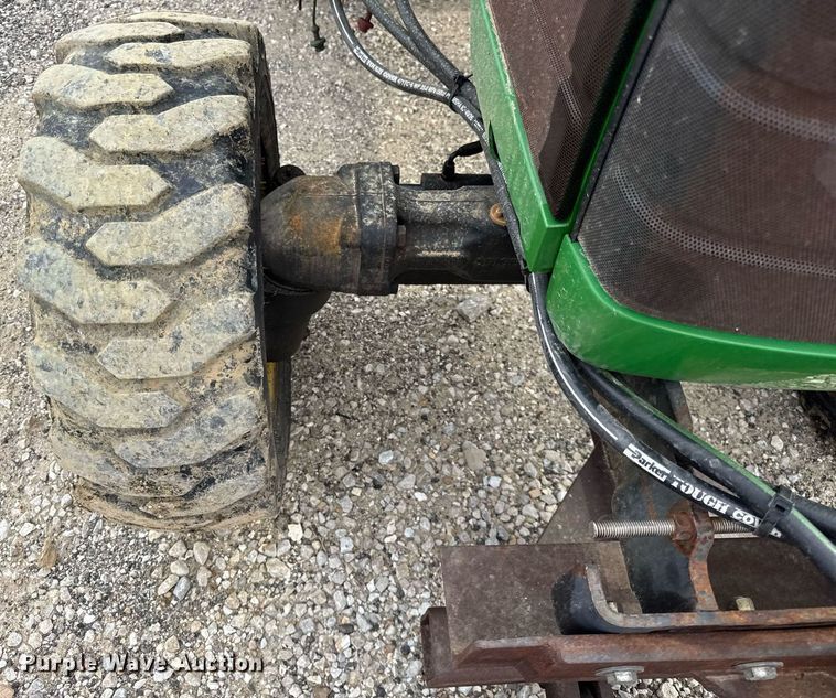 image for item DU3490 2000 John Deere 4300 MFWD tractor