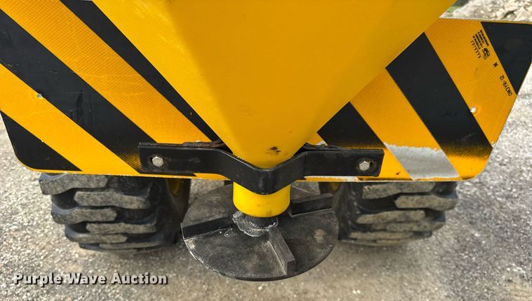 image for item DU3490 2000 John Deere 4300 MFWD tractor