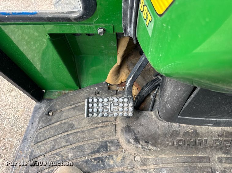 image for item DU3490 2000 John Deere 4300 MFWD tractor