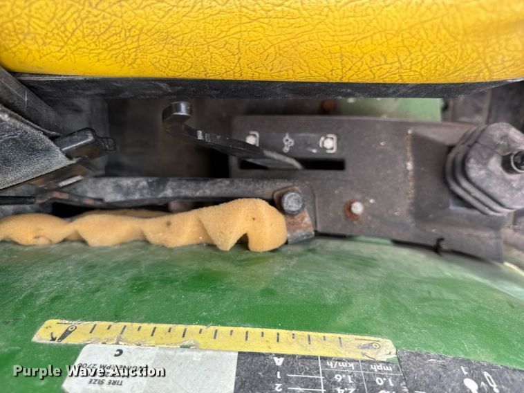 image for item DU3490 2000 John Deere 4300 MFWD tractor