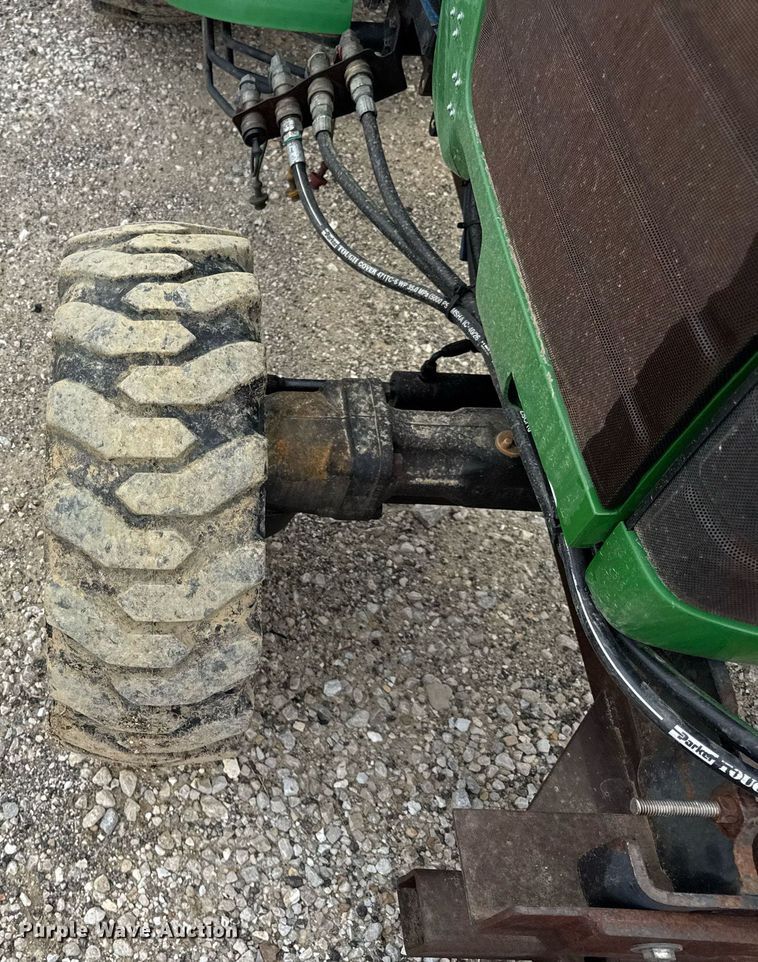 image for item DU3490 2000 John Deere 4300 MFWD tractor