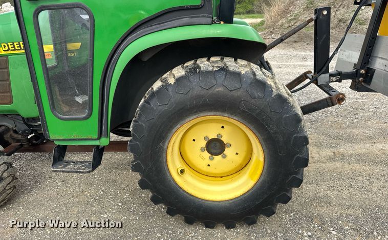 image for item DU3490 2000 John Deere 4300 MFWD tractor