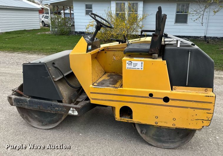 image for item DV1904 Stone AVR400 double drum vibratory roller