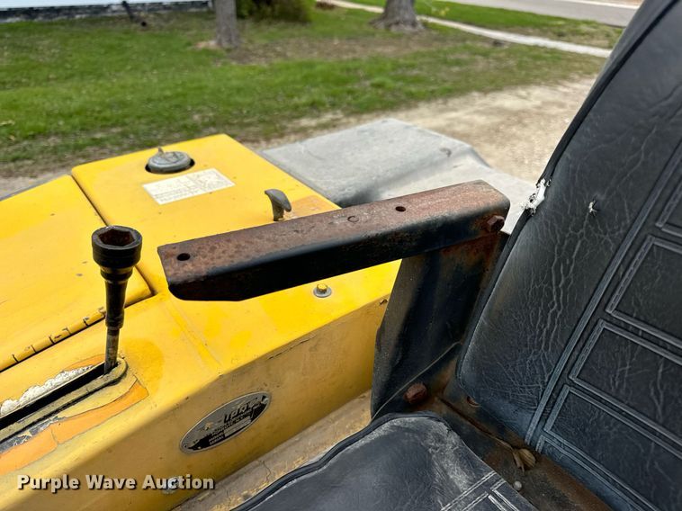 image for item DV1904 Stone AVR400 double drum vibratory roller