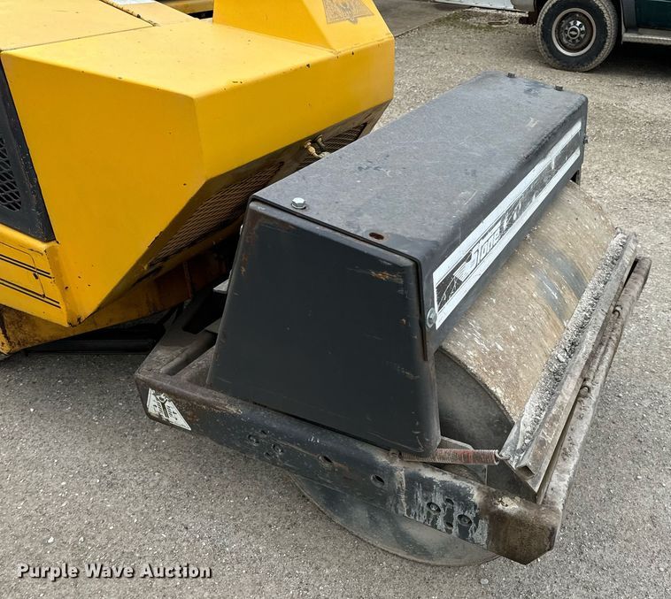 image for item DV1904 Stone AVR400 double drum vibratory roller