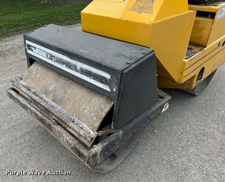 image for item DV1904 Stone AVR400 double drum vibratory roller